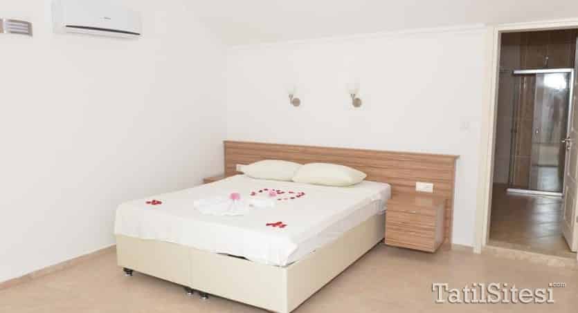 Lighthouse Legend Aparts